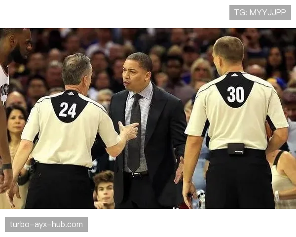 裁判协商判罚流程是什么规则？解析NBA与FIBA的差异